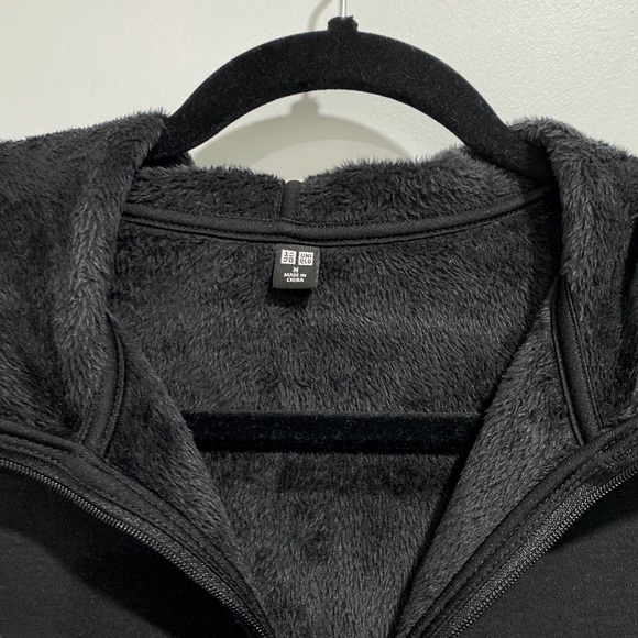 ✨Sold✨ Uniqlo Black Fleece Lined Jacket - Picture 3 of 4